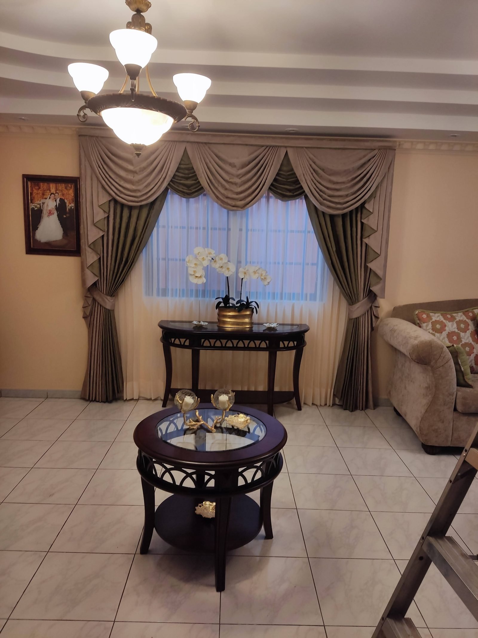 Balance y cortinas a medida en residencia en Panamá